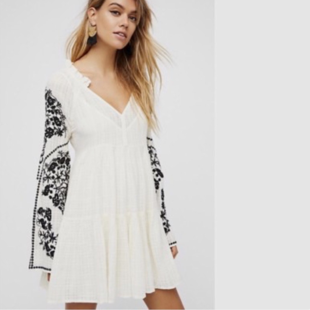 Free People emerald city shift dress Cream Black Long Sleeve Dress size medium - Picture 5 of 10